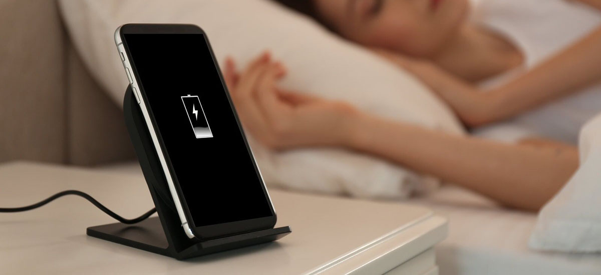 آیا شارژ گوشی در طول شب مضر است؟ 4 آیا شارژ گوشی در طول شب مضر است؟
