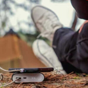 چگونه در سال ۲۰۲۵ پاوربانک مناسب برای کمپینگ انتخاب کنیم؟