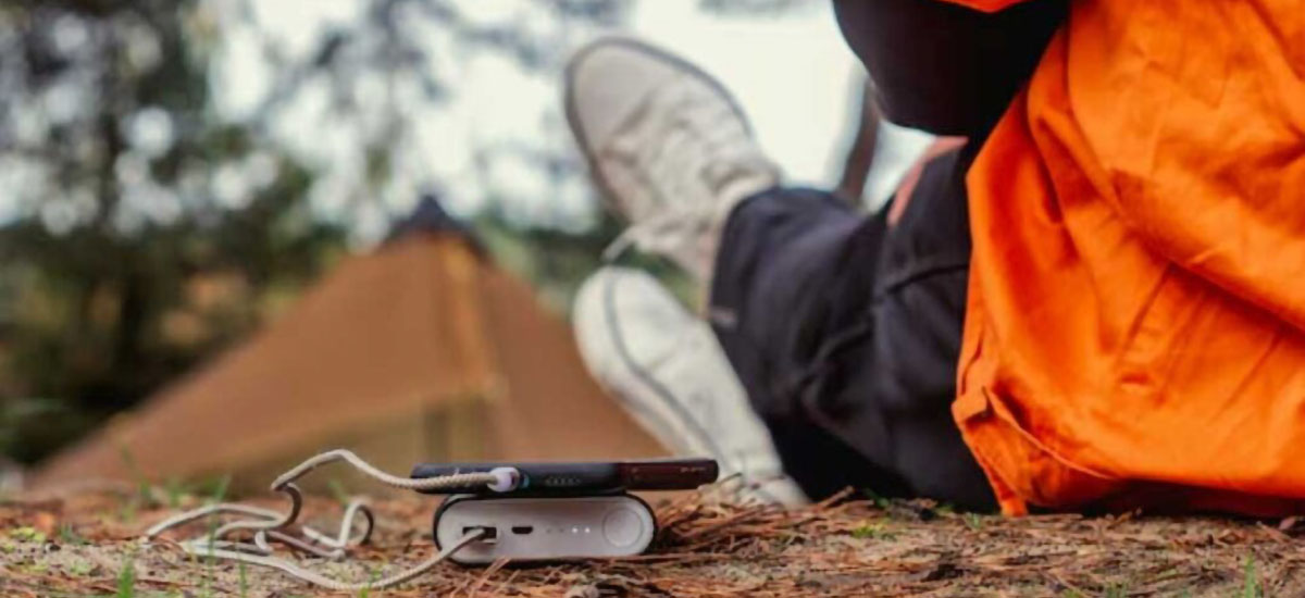 چگونه در سال ۲۰۲۵ پاوربانک مناسب برای کمپینگ انتخاب کنیم؟