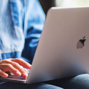 شارژرهای مک‌بوک پرو | راهنمای انتخاب بهترین گزینه برای شما